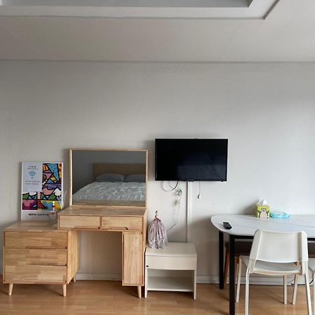 Hongdae Residence 3 - 1Min From Hongik Uni Station Exit #1 Seúl Exterior foto