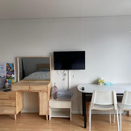 Hongdae Residence 3 - 1Min From Hongik Uni Station Exit #1 Seúl Exterior foto