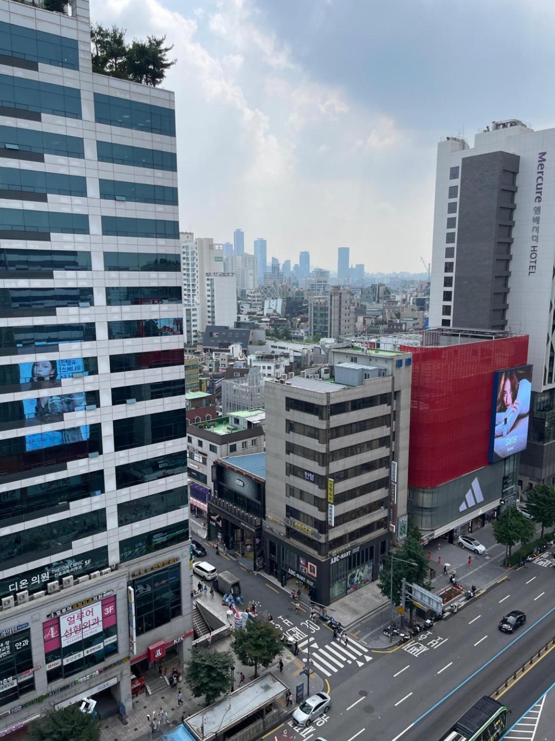 Hongdae Residence 3 - 1Min From Hongik Uni Station Exit #1 Seúl Exterior foto
